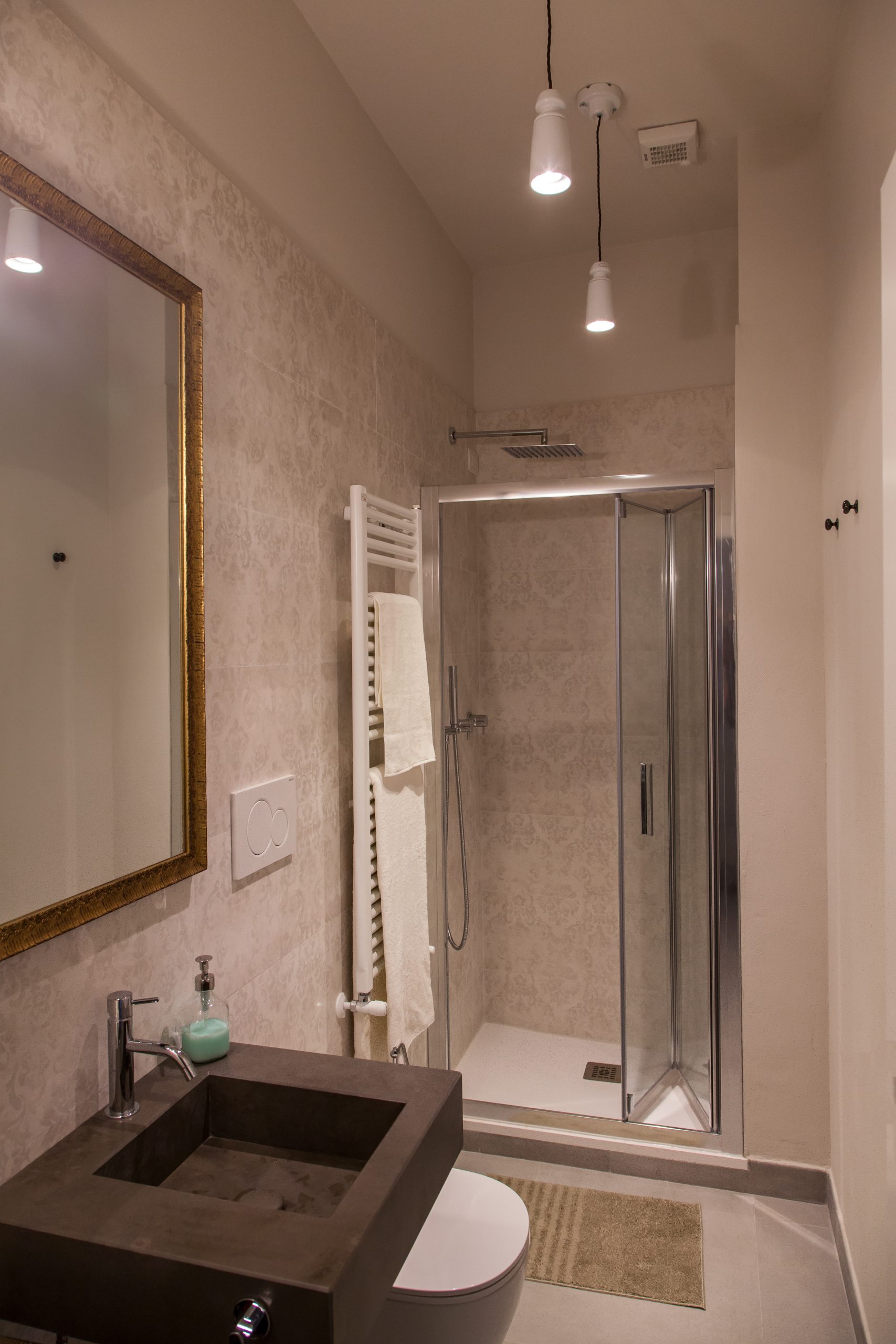 Luxury Penthouse in Siena Bathroom