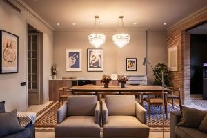 Elegant Barcelona apartment in L’Eixample Dreta. A luxury vacation home for families. 