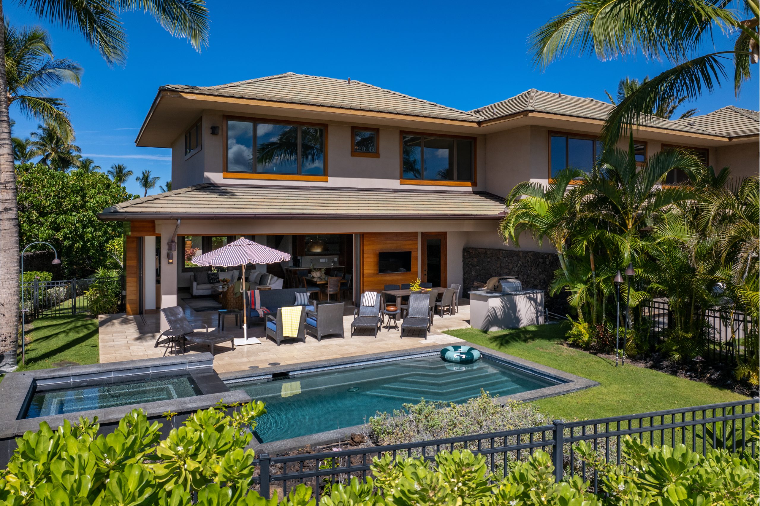 Luxury Mauna Lani Villa Exterior and Pool Area