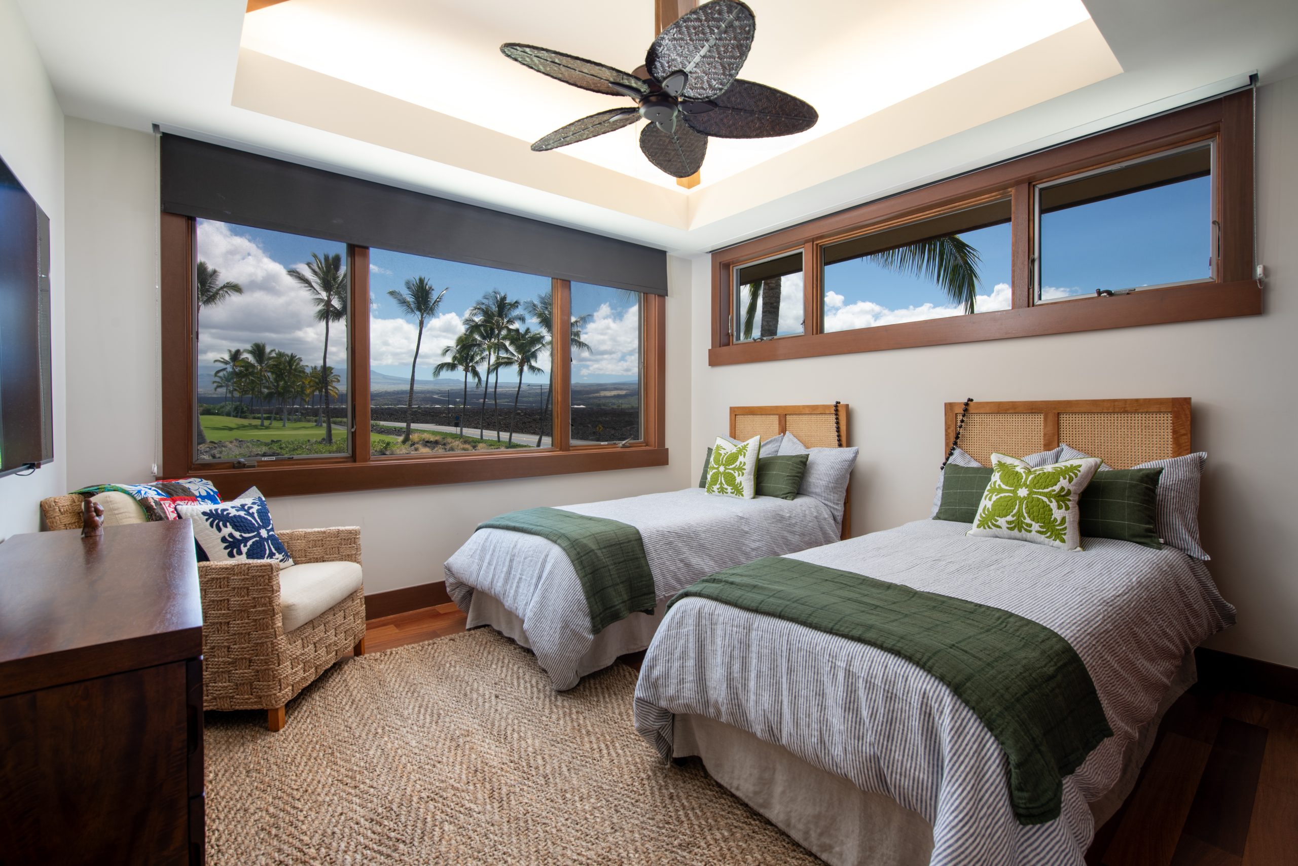 Mauna Lani Villa Luxury Twin Bedroom with Mountain View