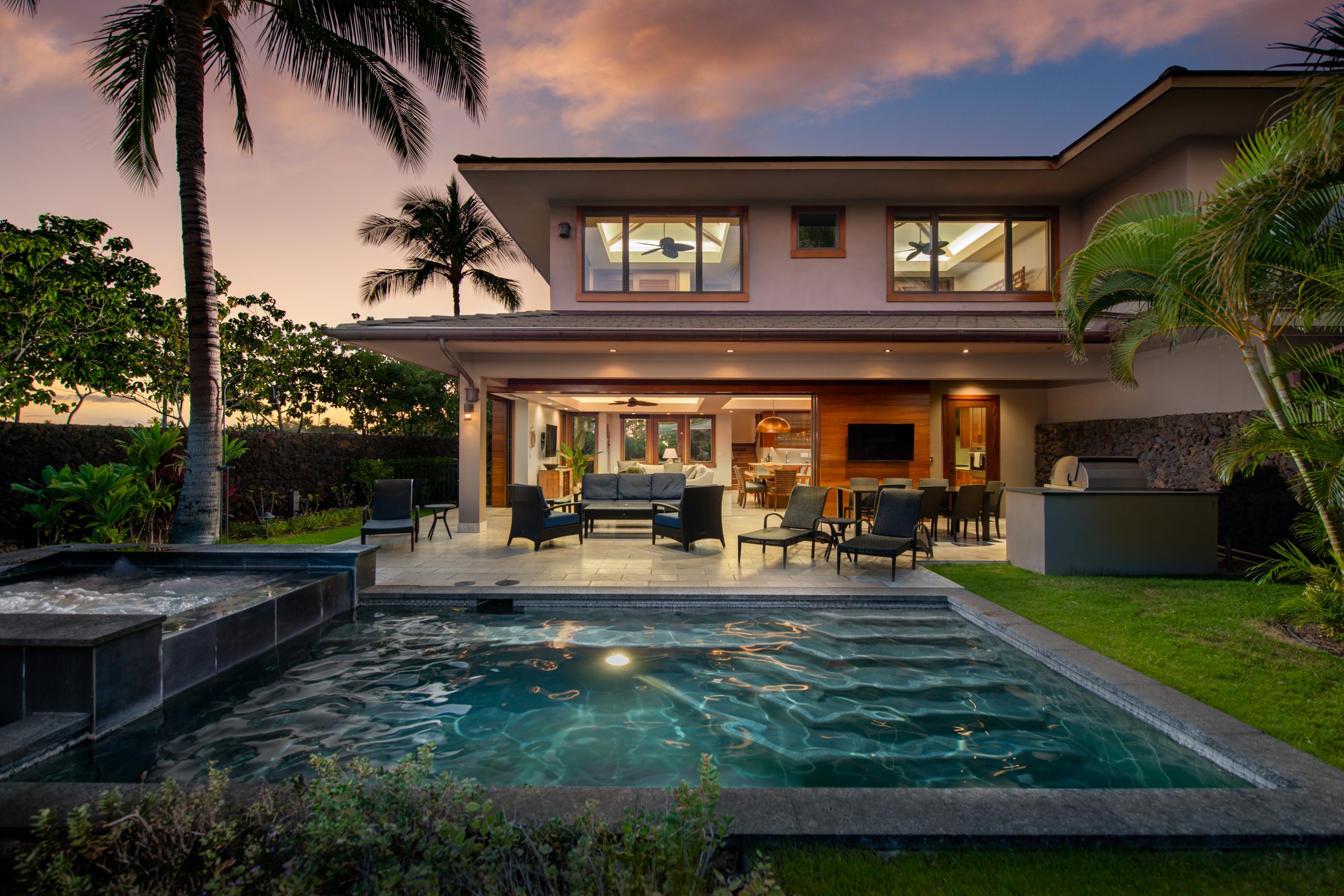 Modern Luxury Villa in Mauna Lani Resort in Sunset