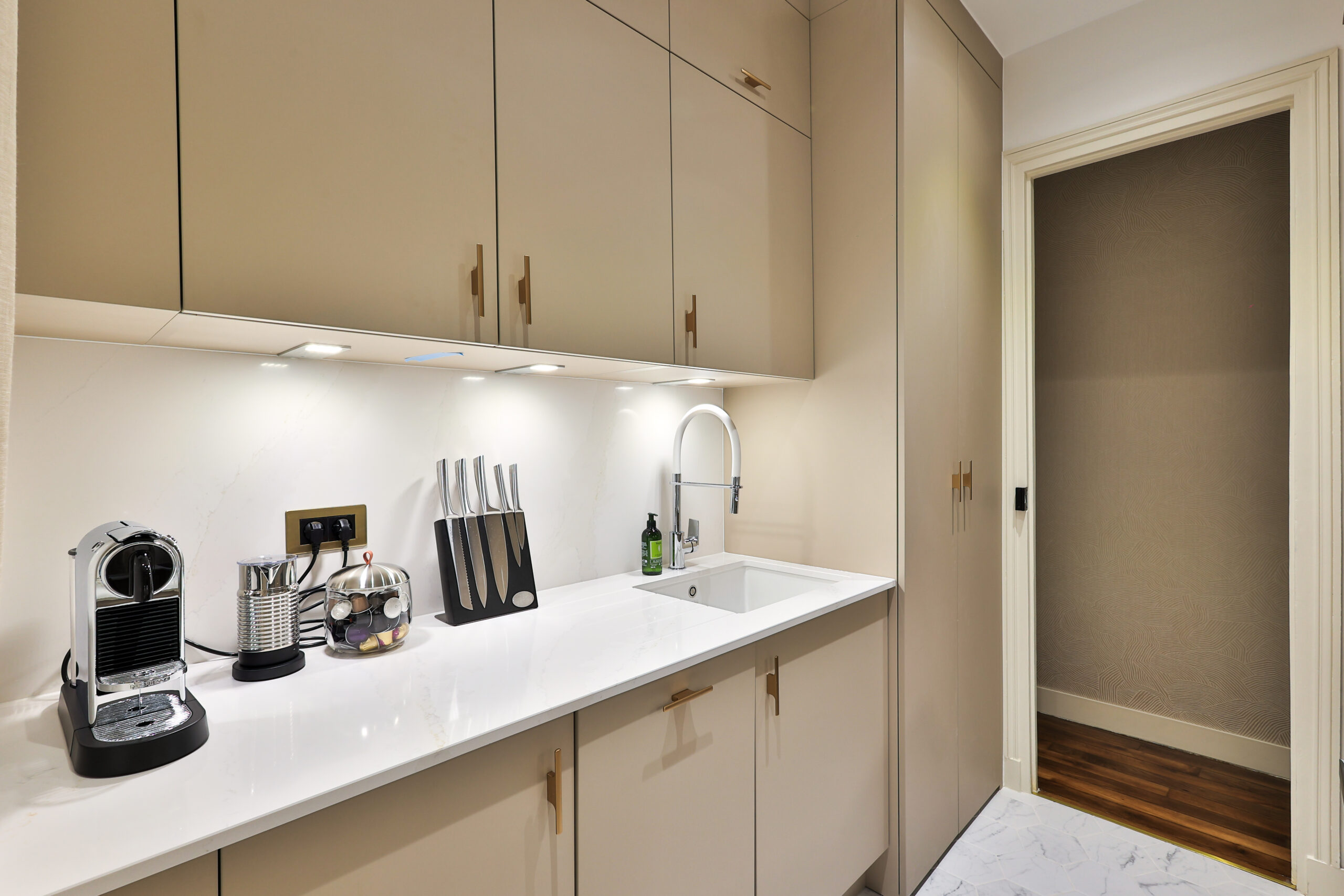 Bright, modern kitchen at Apartment Île Saint-Louis