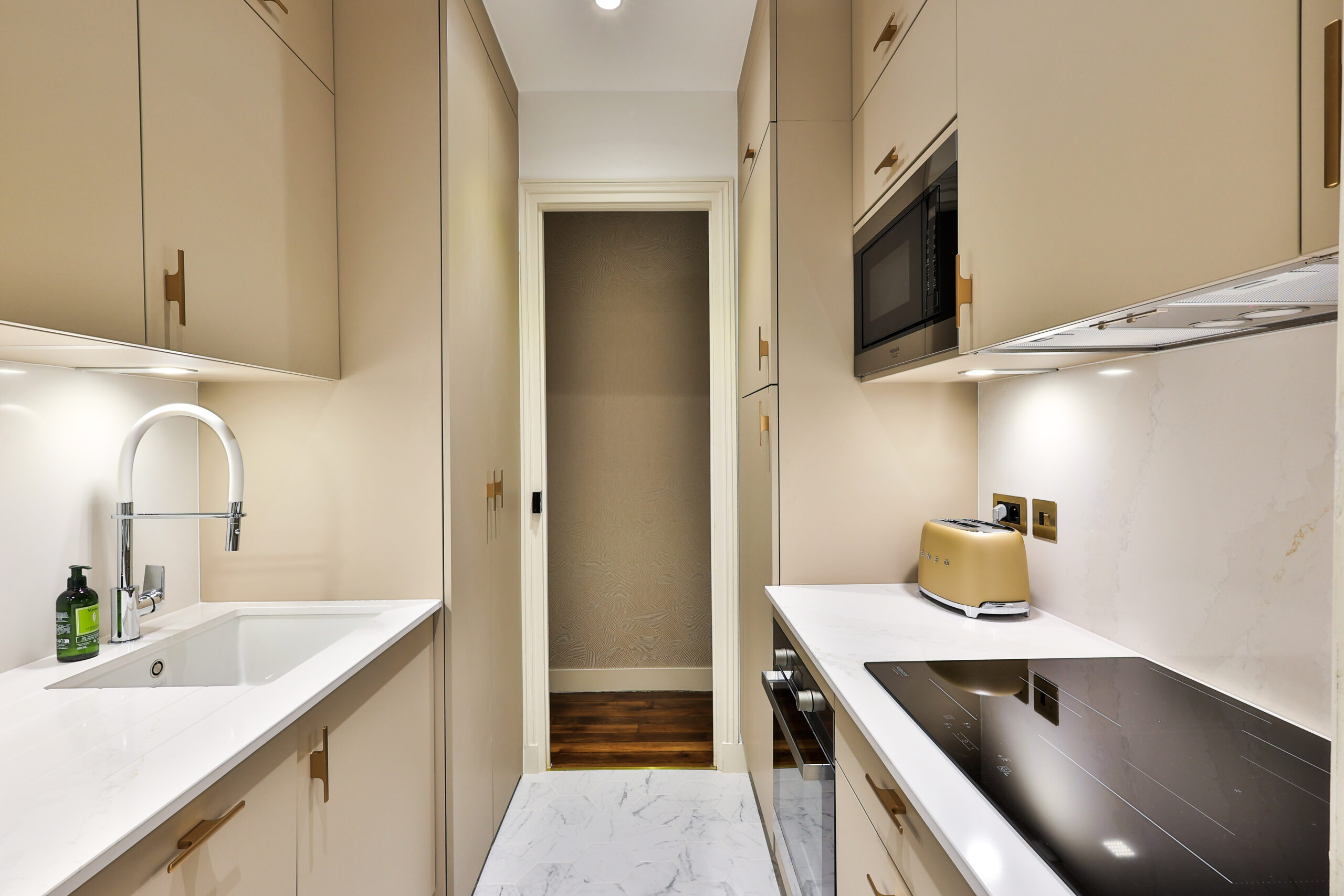Modern kitchen at Apartment Île Saint-Louis, Paris